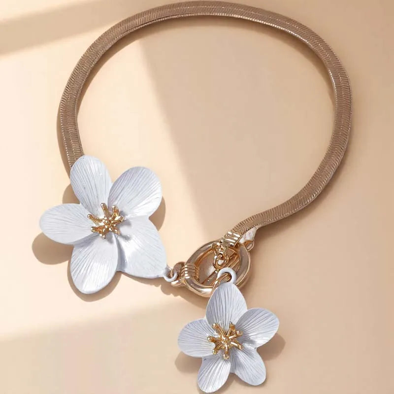 Elegant flower anklet