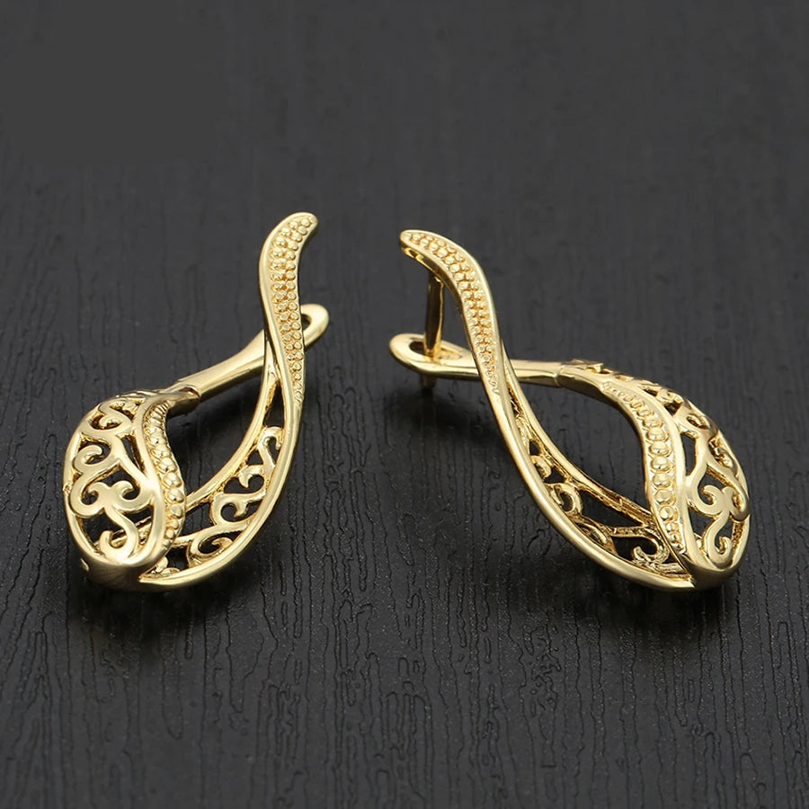 Simple Flower Light Gold Color Hoop Earrings.