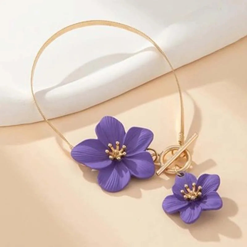 Elegant flower anklet