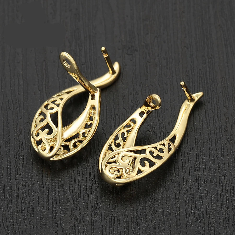 Simple Flower Light Gold Color Hoop Earrings.